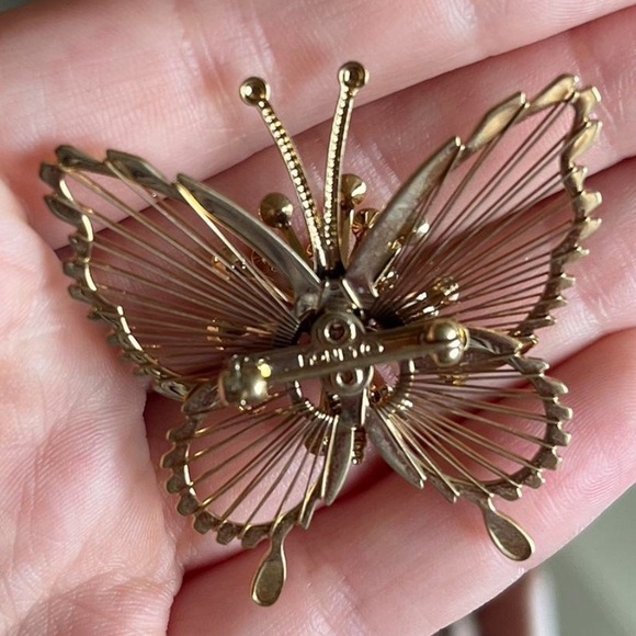 Monet gold plated butterfly pin - Picture 2 of 3